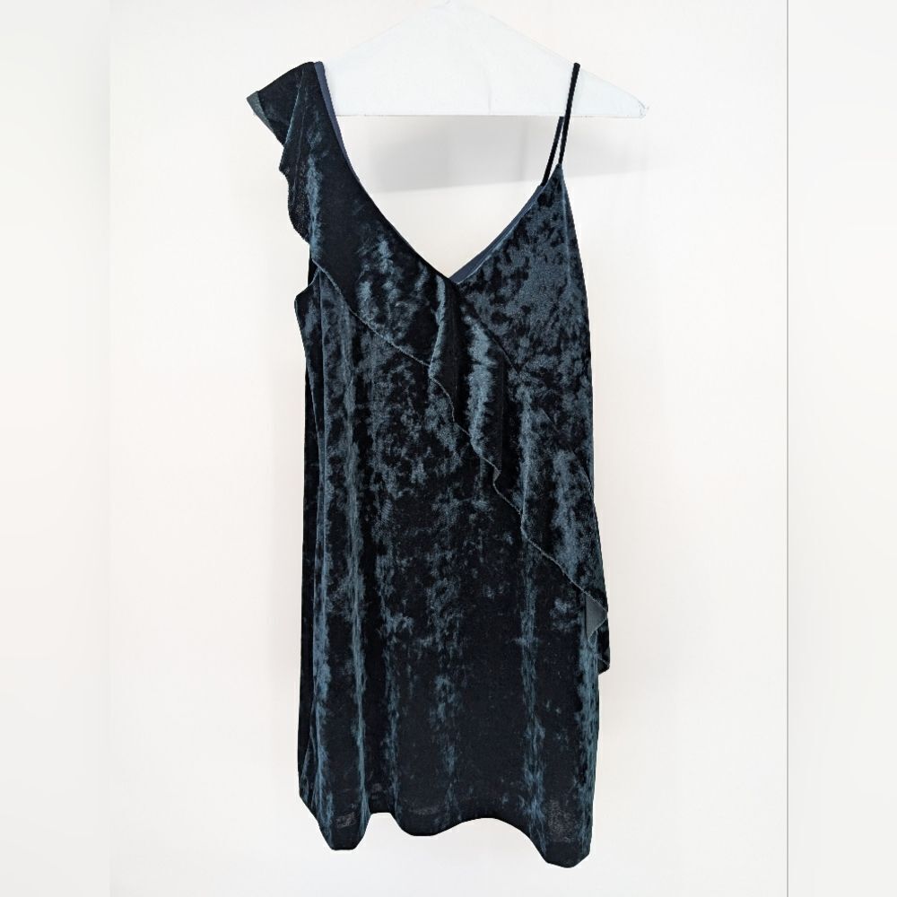 HighlineโcollectionโVelvetโdress